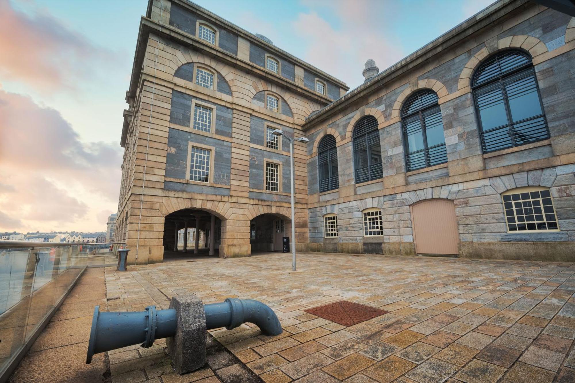 Royal William Yard Apartments Плаймаут Номер фото